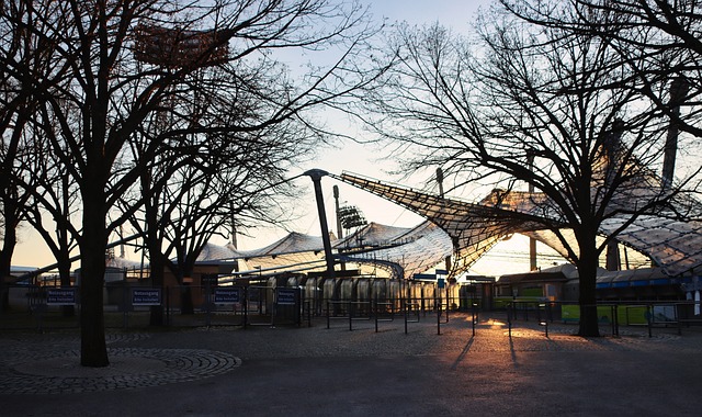 如何评价西安嘉好住请劳务工人看哪吒二之后云淡风轻的一句：你没法让所有人产生一致的精神共鸣4亮7回复.